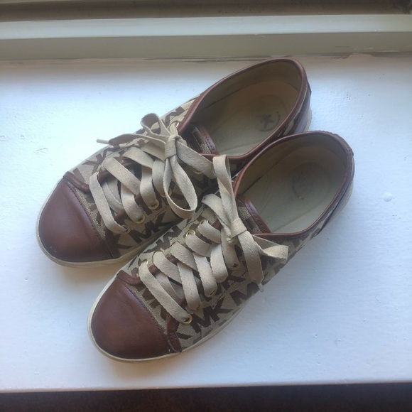 Michael Kors sneakers Size 7 1/2 - Picture 1 of 3